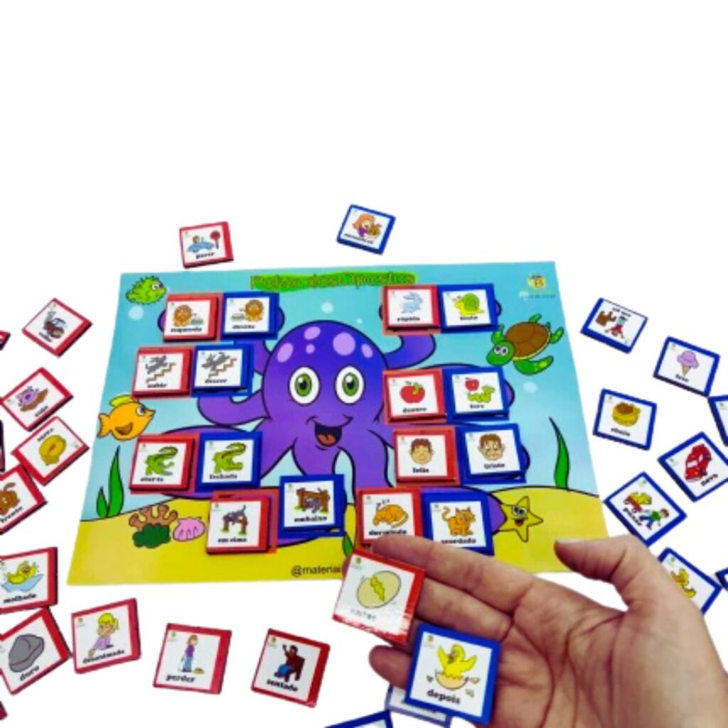Jogo Polvo dos Opostos da Materiais para Brincar, com fichas azuis e vermelhas e um tabuleiro em forma de polvo.