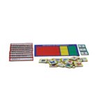 Quadro de Sentenças da Materiais para Brincar, mostrando um quadro em MDF com uma frase sendo construída com peças de figuras, palavras e pontuação.