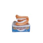 Super Boca Fantoche da Materiais para Brincar, mostrando uma boca de fantoche de PVC com a mão de um adulto manipulando a língua e os lábios.